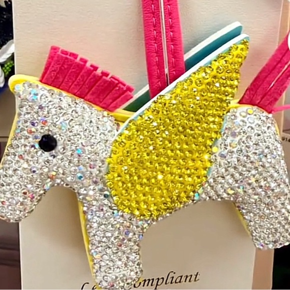 NWT ⚜️💖⚜️ Natasha Couture Adorable Pegasus Keychain Bag Charm - Picture 6 of 13